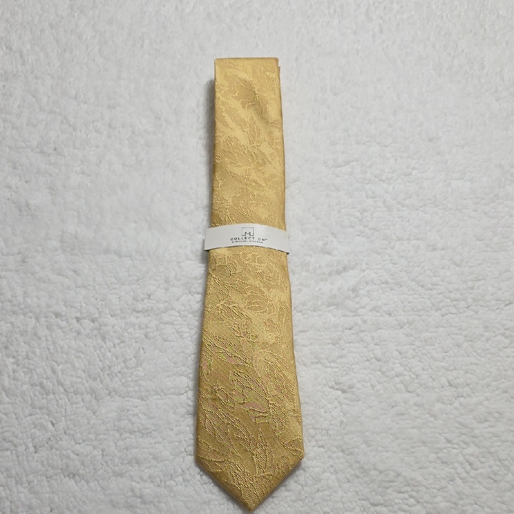 Luxurious Gold Patterned Tie